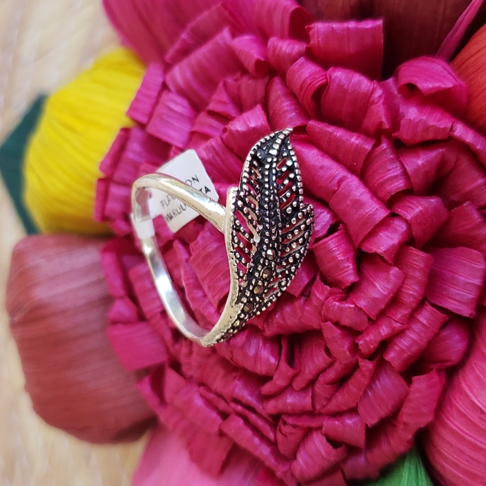 New .925 silver with marquesite ring. #6